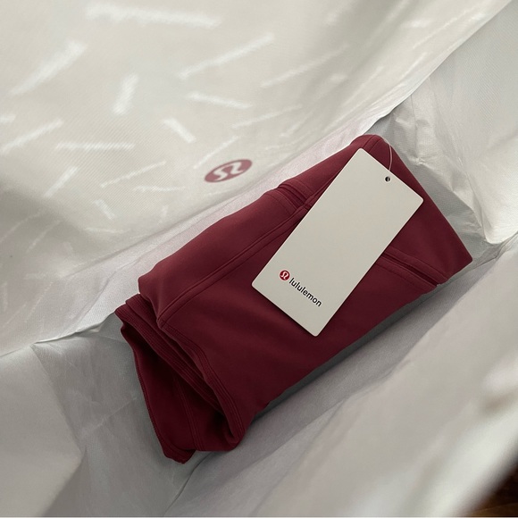 Lululemon Nulu Mesh Panels High-Rise Tight 25" in
Mulled Wine - 12 - Picture 6 of 6